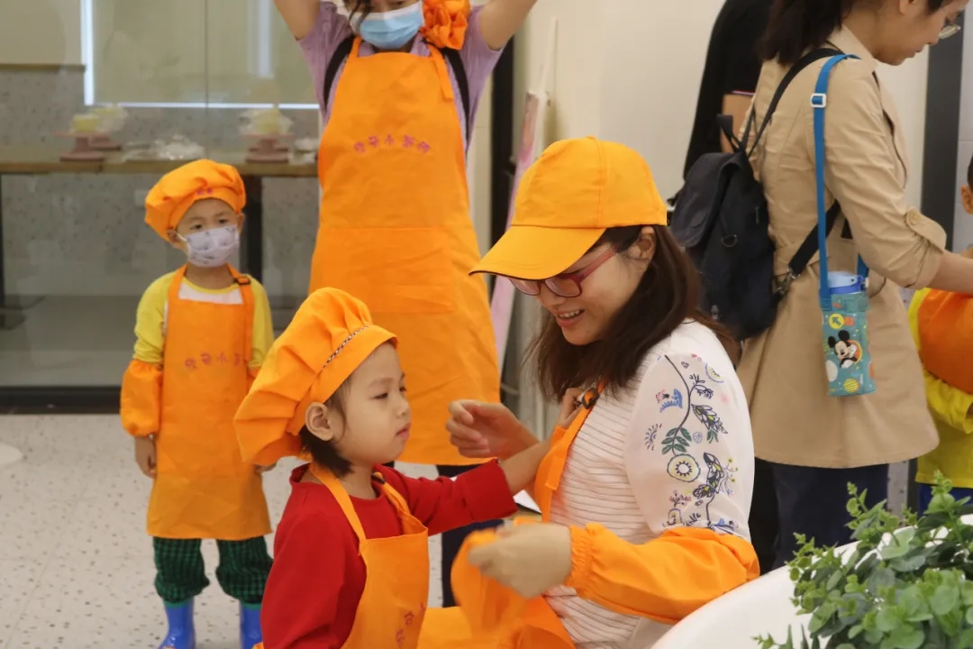 “自己做的蛋糕更好吃!” ――蛋糕DIY亲子培训活动记