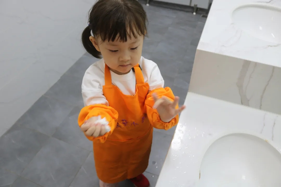 “自己做的蛋糕更好吃!” ――蛋糕DIY亲子培训活动记