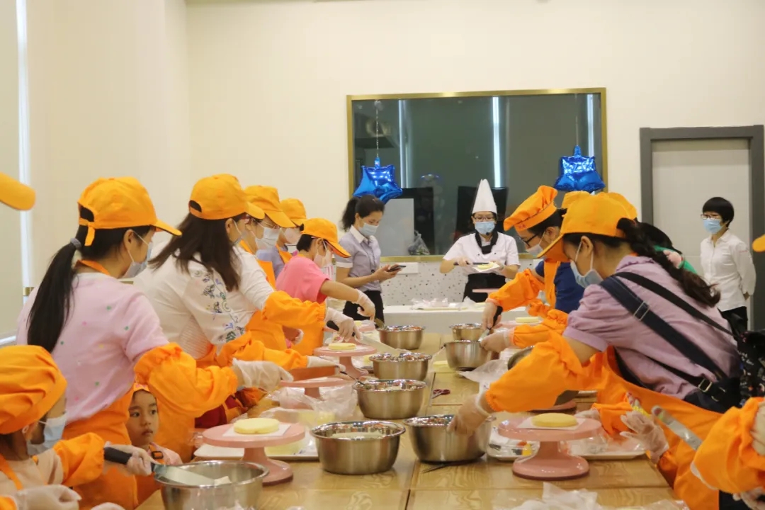 “自己做的蛋糕更好吃!” ――蛋糕DIY亲子培训活动记
