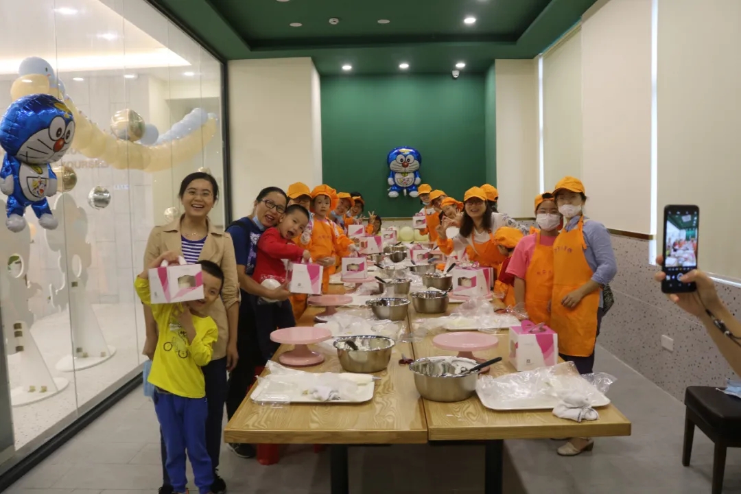 “自己做的蛋糕更好吃!” ――蛋糕DIY亲子培训活动记