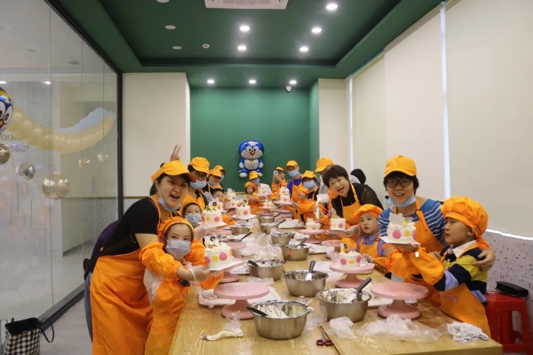 “自己做的蛋糕更好吃!” ――蛋糕DIY亲子培训活动记