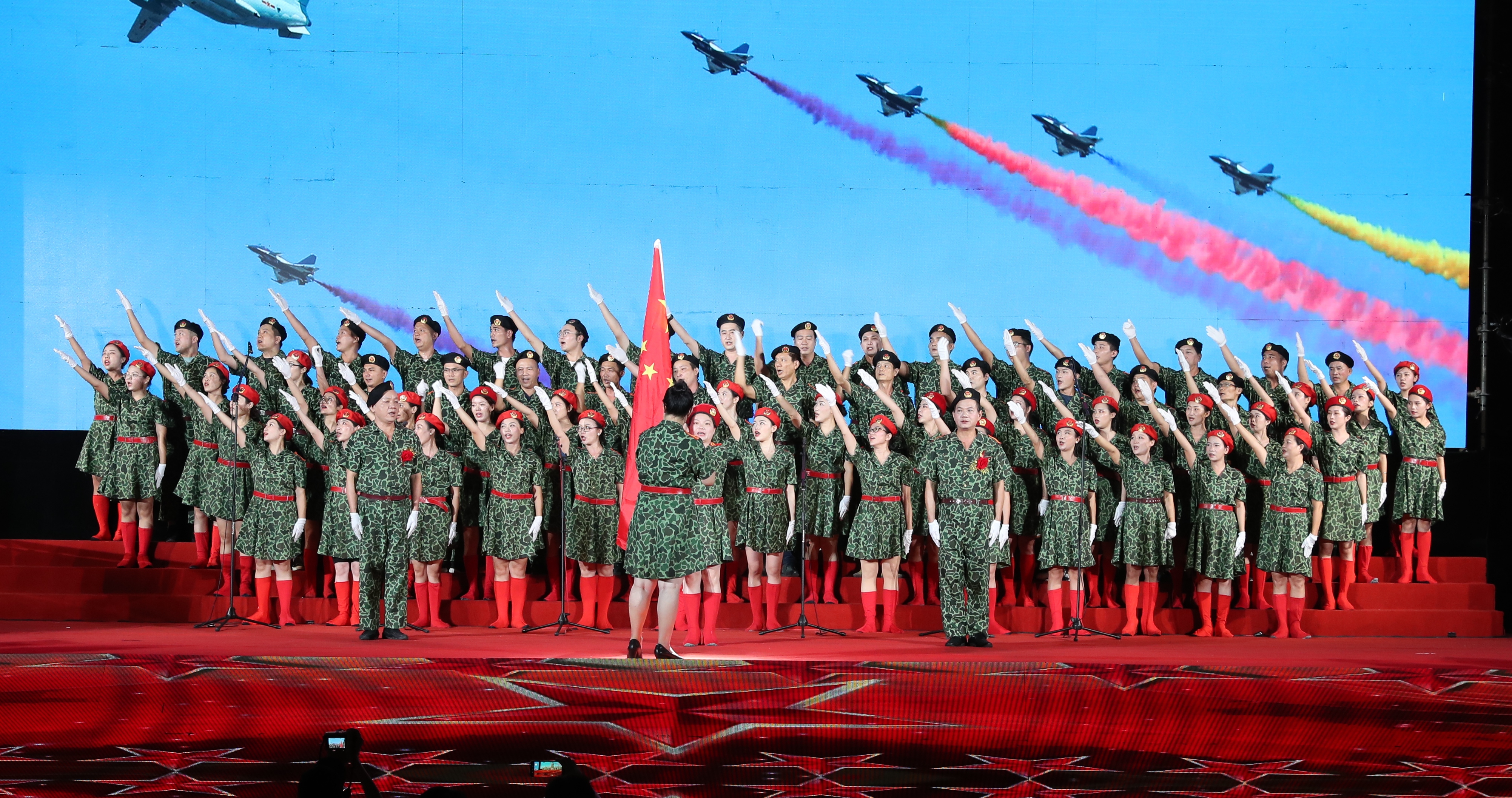 超燃！大型歌咏晚会为新中国庆生！
