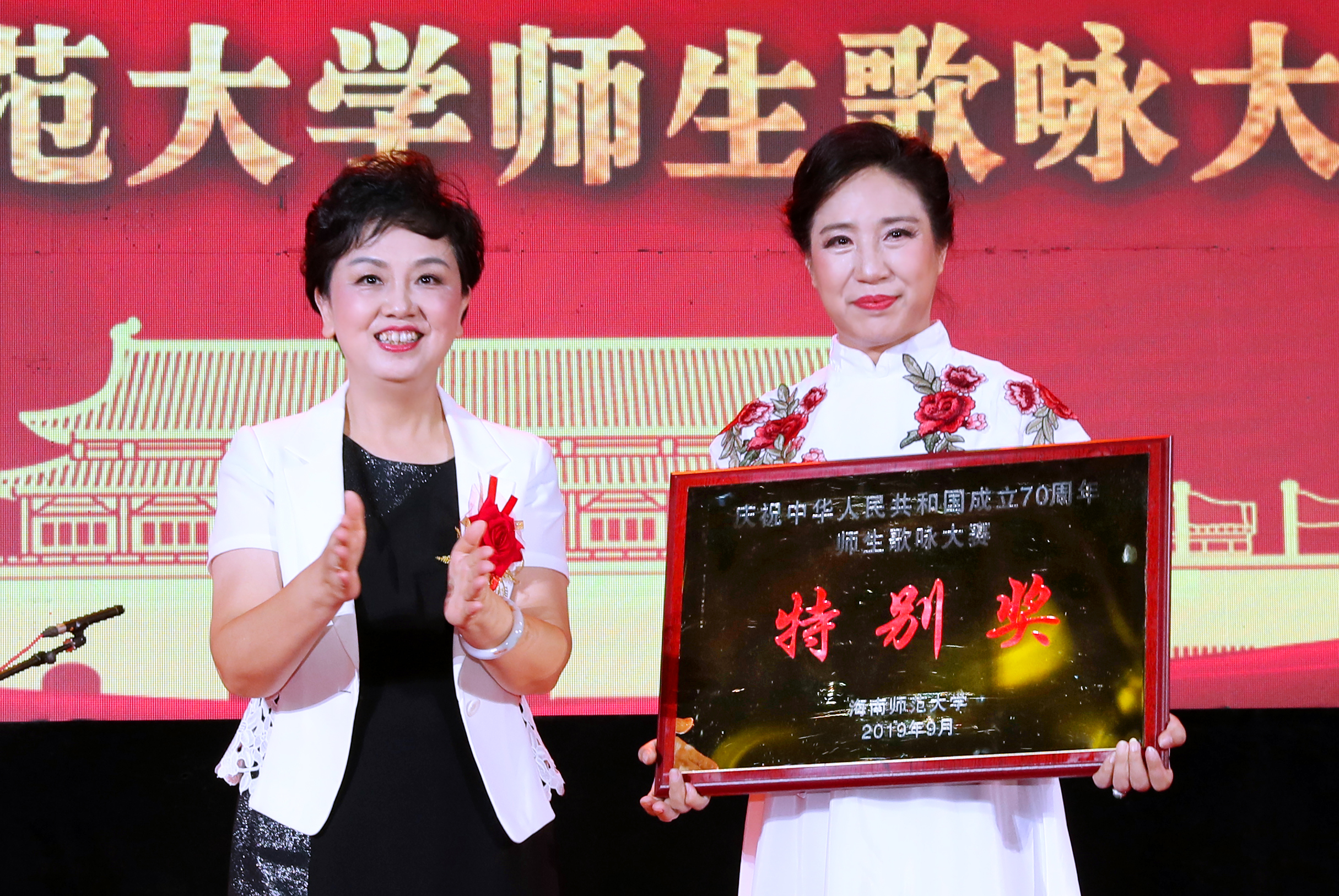 超燃！大型歌咏晚会为新中国庆生！