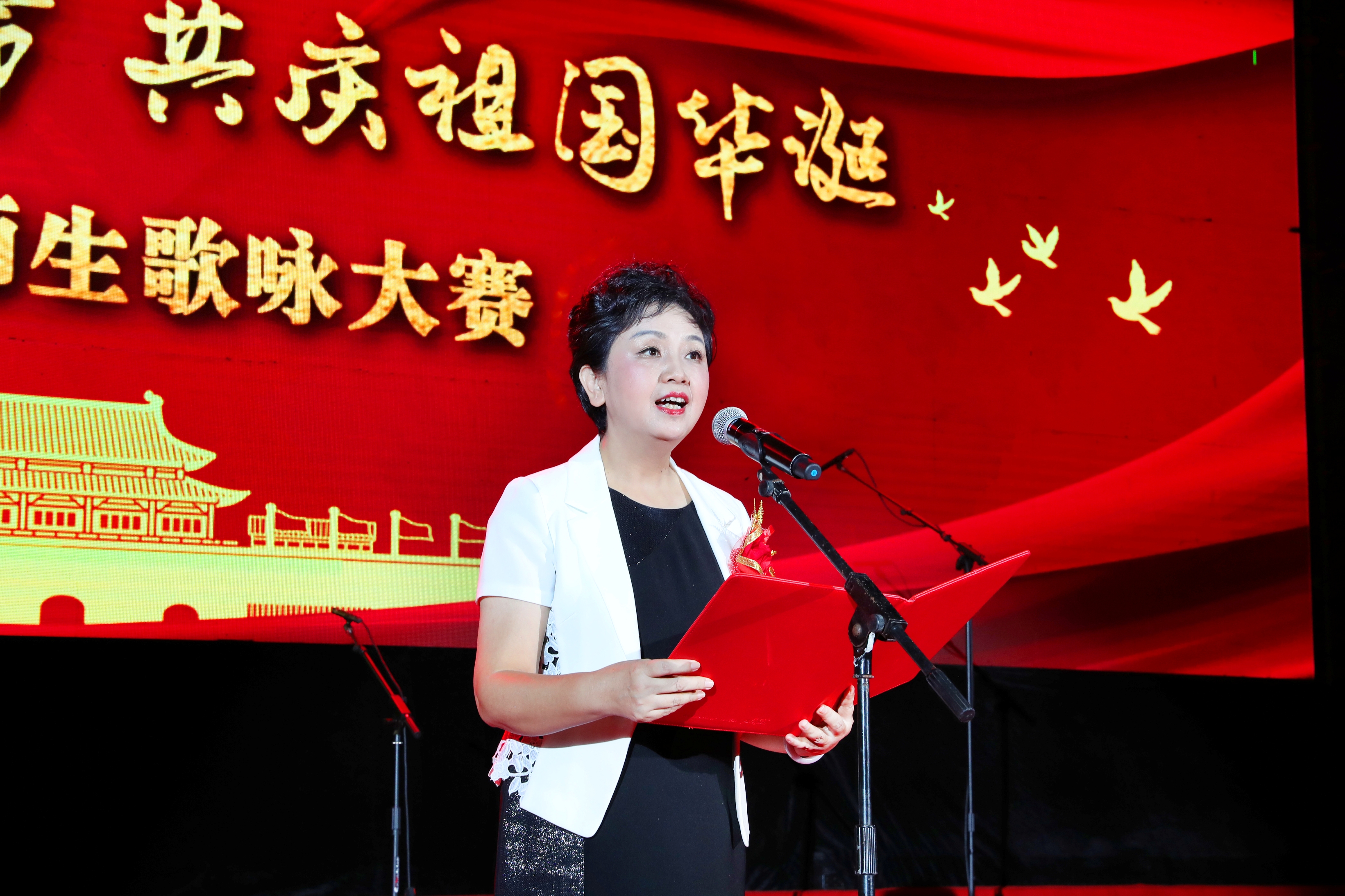 超燃！大型歌咏晚会为新中国庆生！